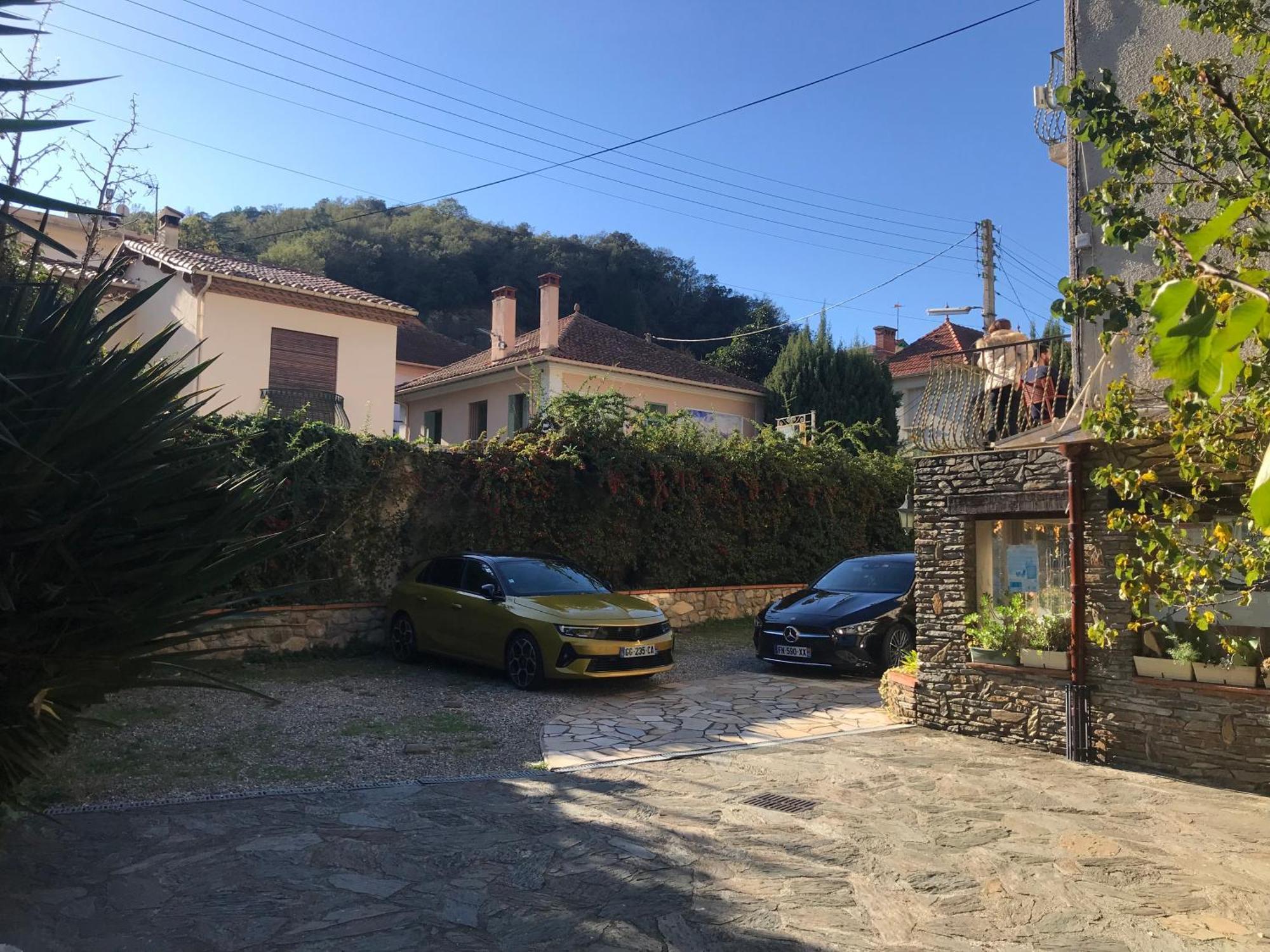 Hebergements A La Rive, Accueil Ouvert Tous Les Jours Jusqu'A 20H00 Dernier Delai, Depuis 30 Ans ! Reserver Ici Svp ! Merci ! Aucun Reglement A Distance Accepte, Paiement Par Cb, Especes, Cheque Ou Cheques-Vacances Imperativement A La Remise Des Clef Hotel Amélie-les-Bains-Palalda Exterior foto